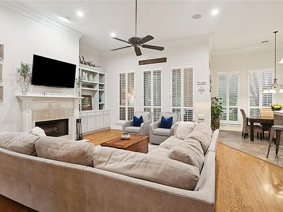 4th image of 325 Sandy Brook Cir