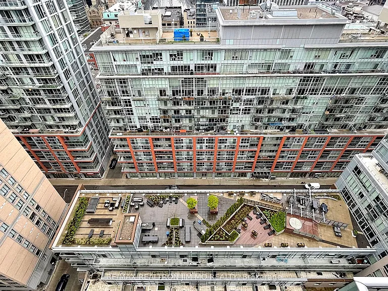 199 Richmond St W #2105 — Photo 35