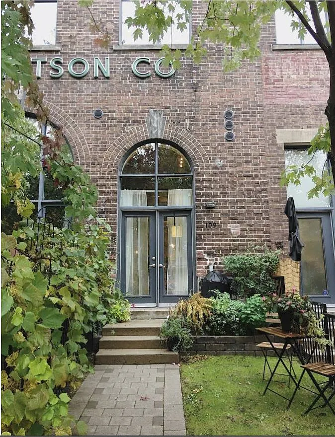 Building Photo - 363 Sorauren Ave #109