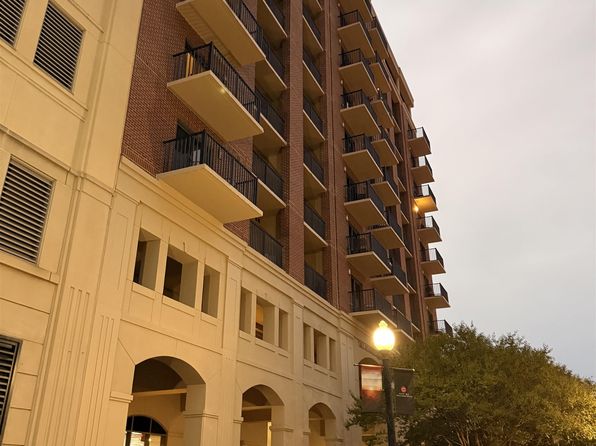 215 W College Ave APT 302