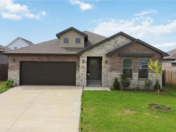 2061 Periwinkle Pl, Centerton, AR 72719