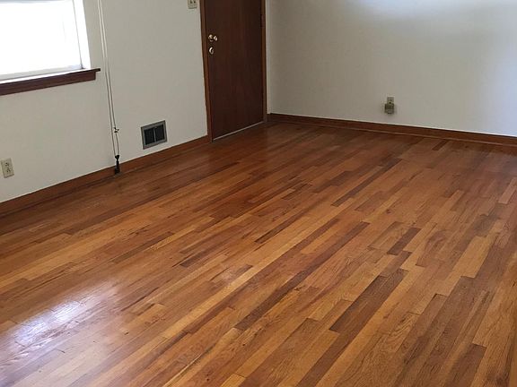 4th image of 561 Mimosa Dr