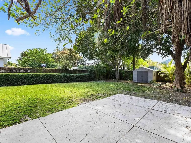 2434 SW 15th St — Photo 25