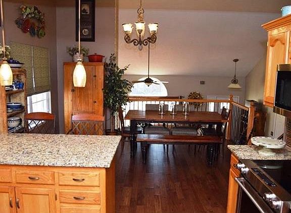 5th image of 2350 NW Killarney Ln