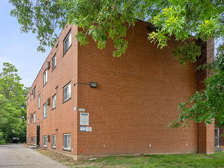 1522 Cedar Ave #2 — Photo 3