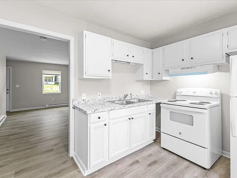 715 Bibb St NE — Photo 6