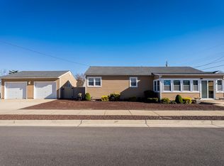 211 E Cardinal Rd, Wildwood Crest, NJ 08260