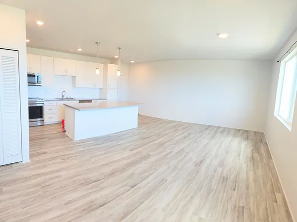 91-3575 Iwikuamoo St #207, Ewa Beach, HI 96706