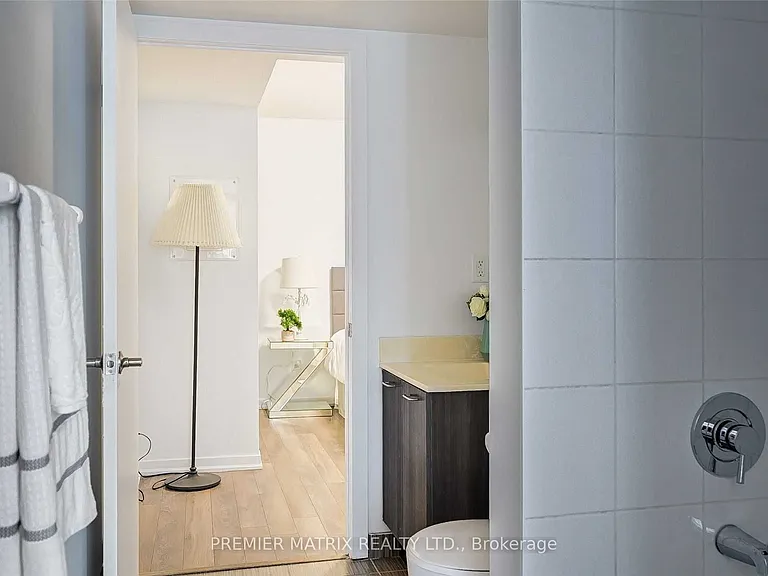 20 Joe Shuster Way #910 — Photo 16