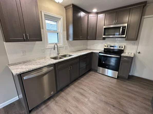 2607 W Village Ter, Springfield, MO 65810
