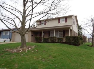 903 N Main St, Uhrichsville, OH 44683