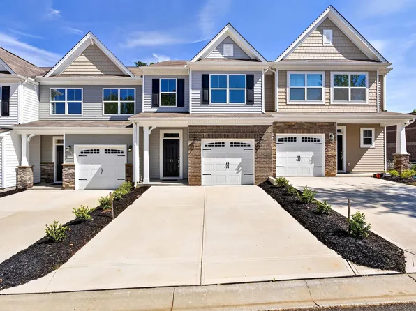 52 Fair Village Ln, Simpsonville, SC 29680