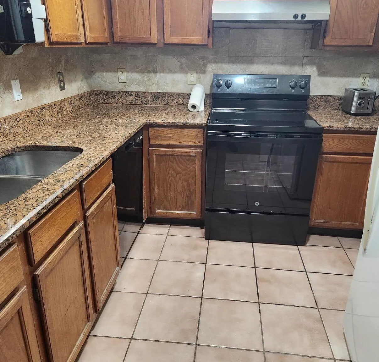 2 bed, 2.0 bath, 1175 sqft, $2,300 — Photo 2