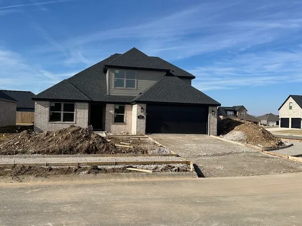 4711 W Triangle St, Fayetteville, AR 72704