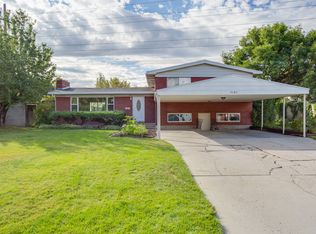 9385 S Sneddon Dr, Sandy, UT 84070