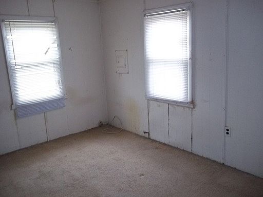 2nd image of 209 N Leland Ave