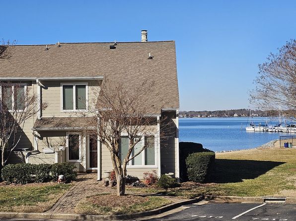 7413 Mariner Cove Dr