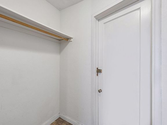 3rd image of 281 Sturgis St