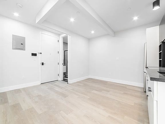 5th image of 722 De Kalb Ave #3