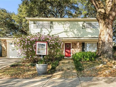 5730 Pembrook Dr, New Orleans, LA, 70131