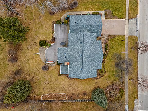 3rd image of 1358 W Borders Dr