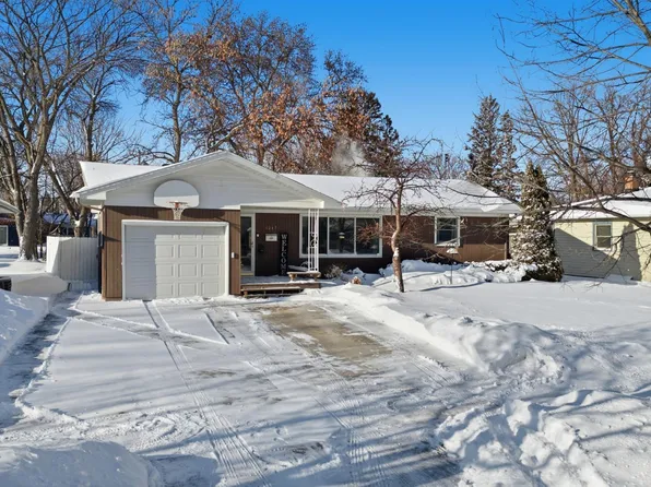 1217 17th St S, Moorhead, MN 56560
