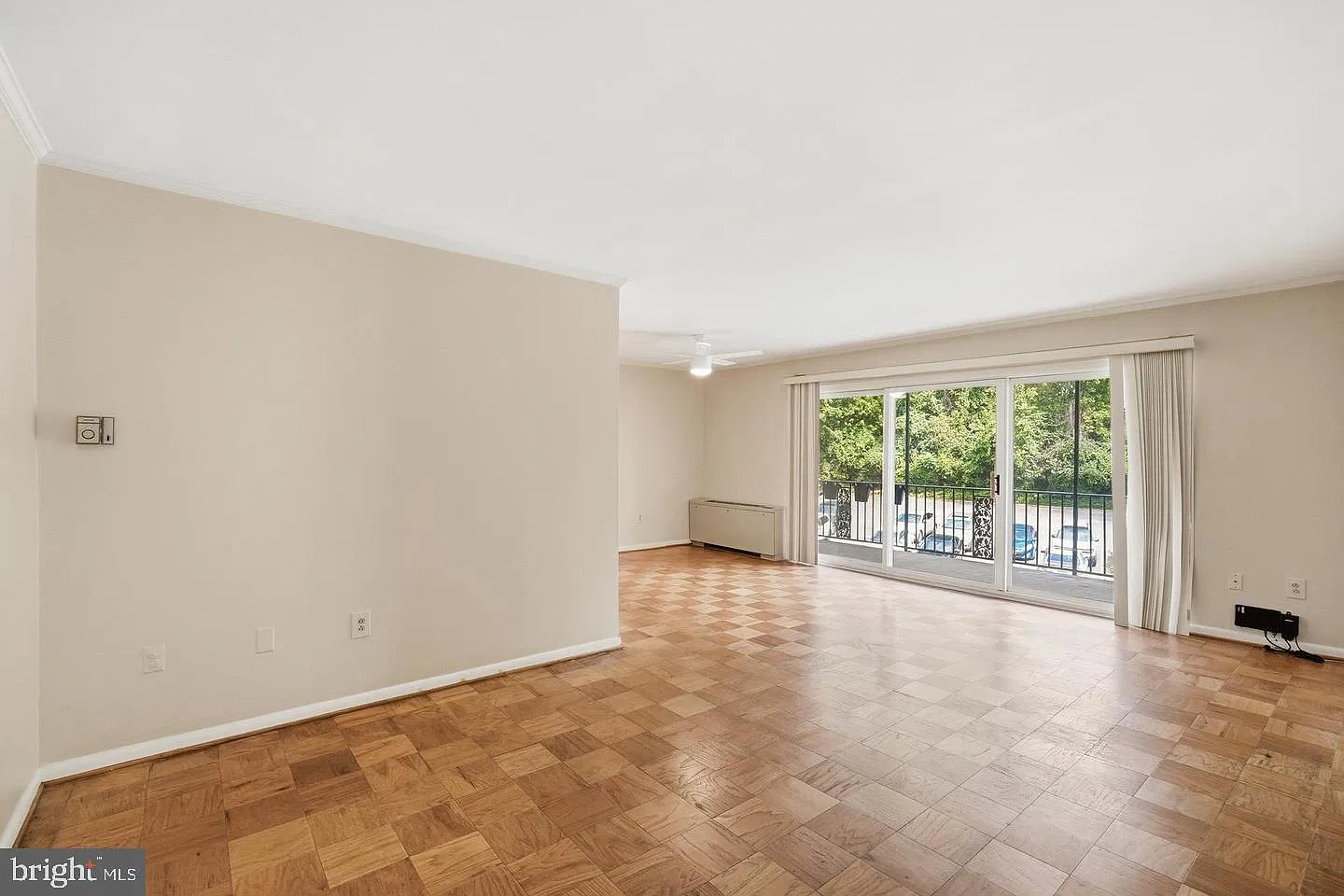 2 bed, 1.0 bath, 949 sqft, $2,300 — Photo 2