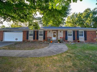 1001 Hillcrest Dr, Sparta, IL