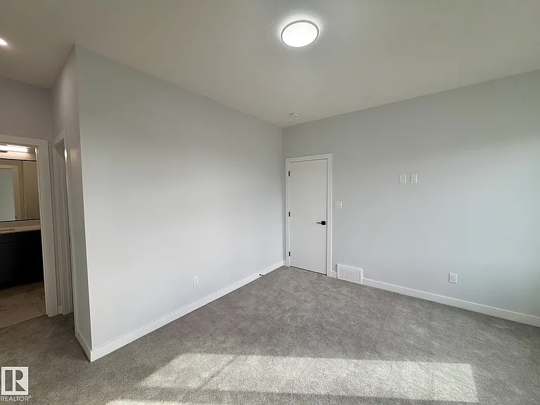 137 29th St SW — Photo 25