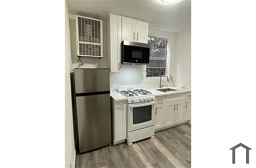 1818 N Broadway Photo 1