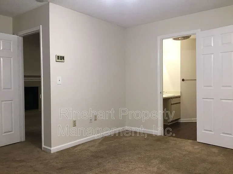 1573 Hunt Club Ct — Photo 7