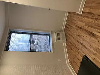 Rented by Metropolis Real Estate of Manhattan