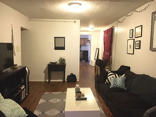 Rented by Moises Farhart, LREB | media 24
