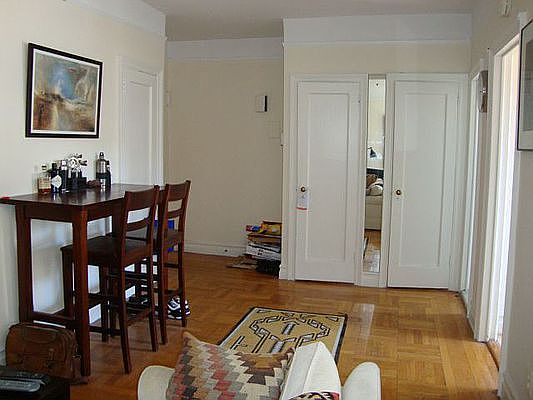 3rd image of 209 W 104th St APT 4F