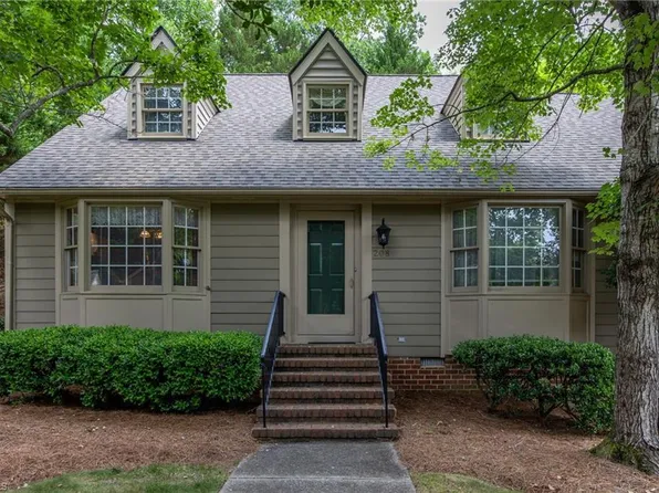 208 Quarterpath Ln, Jamestown, NC 27282