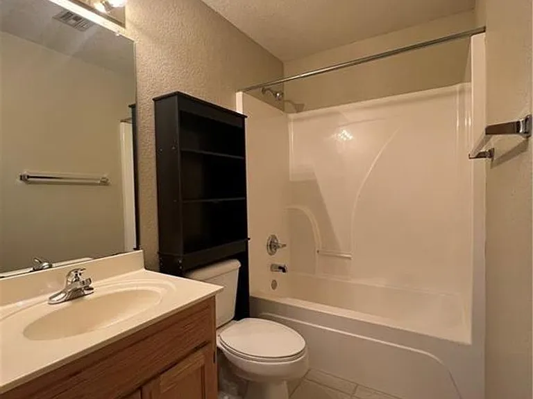 2229 E Cinnamon Way — Photo 2