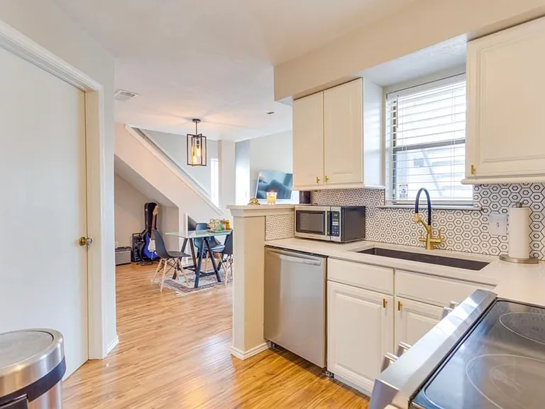 3121 Sondra Dr #206 — Photo 6