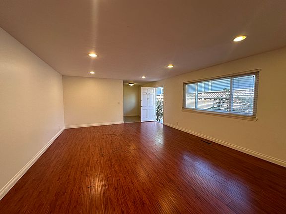 3rd image of 657 College Ave #657