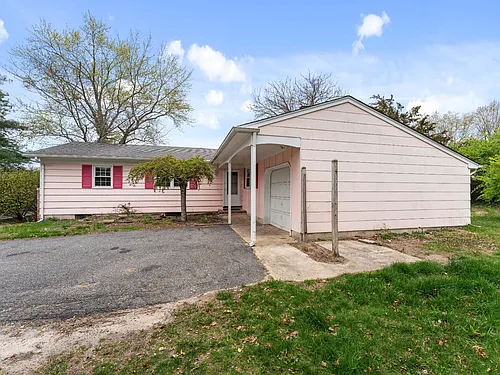 1057 Lakewood Rd Photo 1