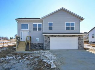 317 Galileo Dr, Riverside, IA 52327