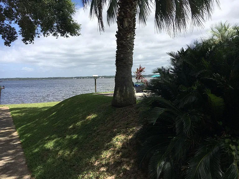 1131 Perdido Manor Dr — Photo 17