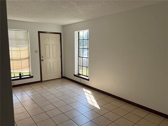 2nd image of 820 Early St #9