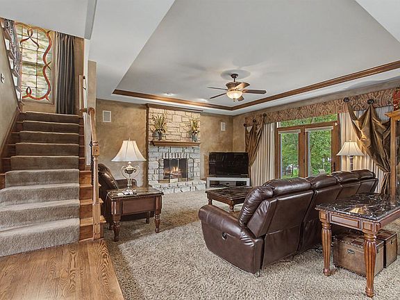 3rd image of 5869 Glynn Ct