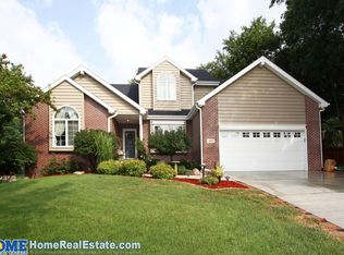 2445 Devoe Dr, Lincoln, NE 68506