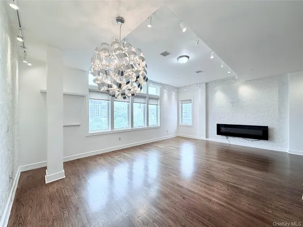 90 Bay Street Landing #8D, Staten Island, NY 10301