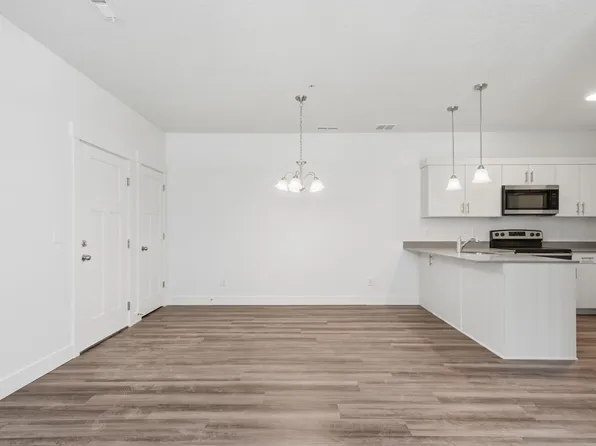855 N Pugh Ln, Saratoga Springs, UT