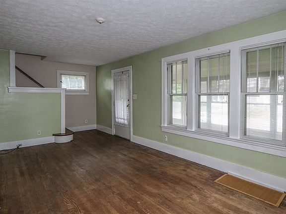 4th image of 2027 Maplegrove Ave