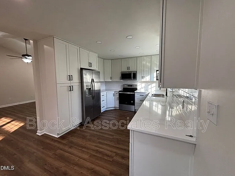 170 Devin Dr — Photo 15