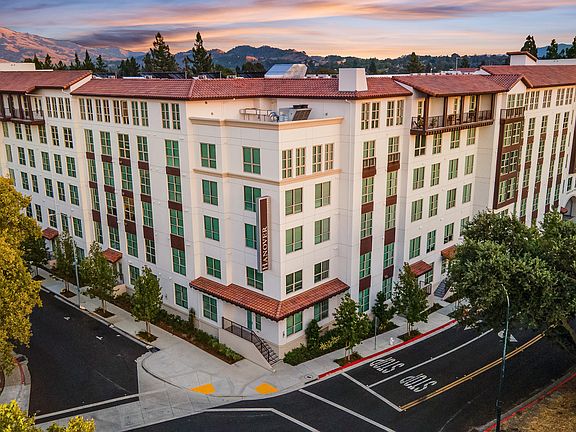 Exterior of Hanover Walnut Creek