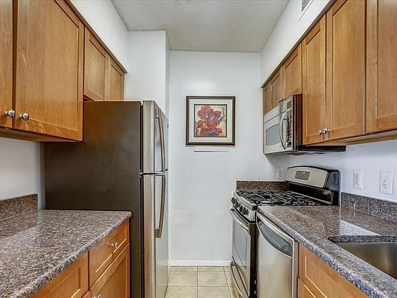 3rd image of 4801 Fairmont Ave APT 214
